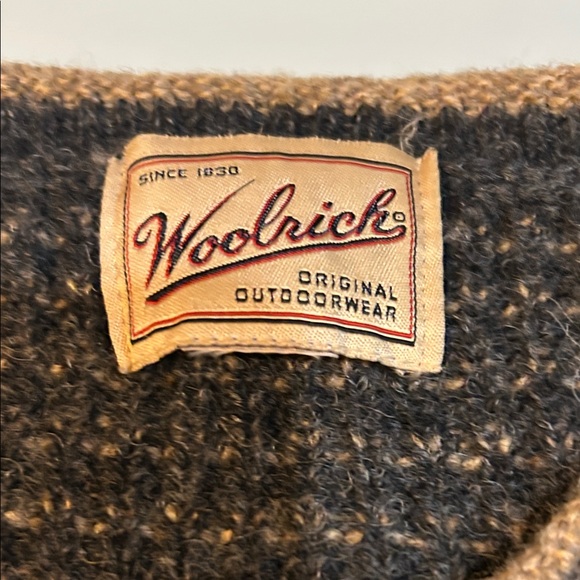 Vintage Pendleton charcoal grey and oatmeal Cardigan Sweater with floral trim - Picture 3 of 12